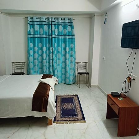 Hotel Atithi Grand Guwahati Bagian luar foto