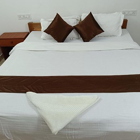Hotel Atithi Grand Guwahati Bagian luar foto