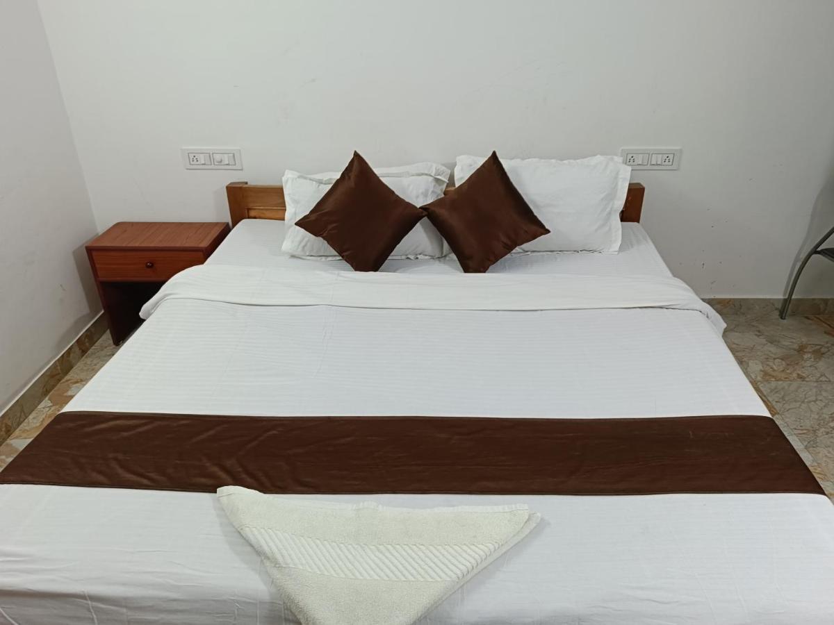 Hotel Atithi Grand Guwahati Bagian luar foto