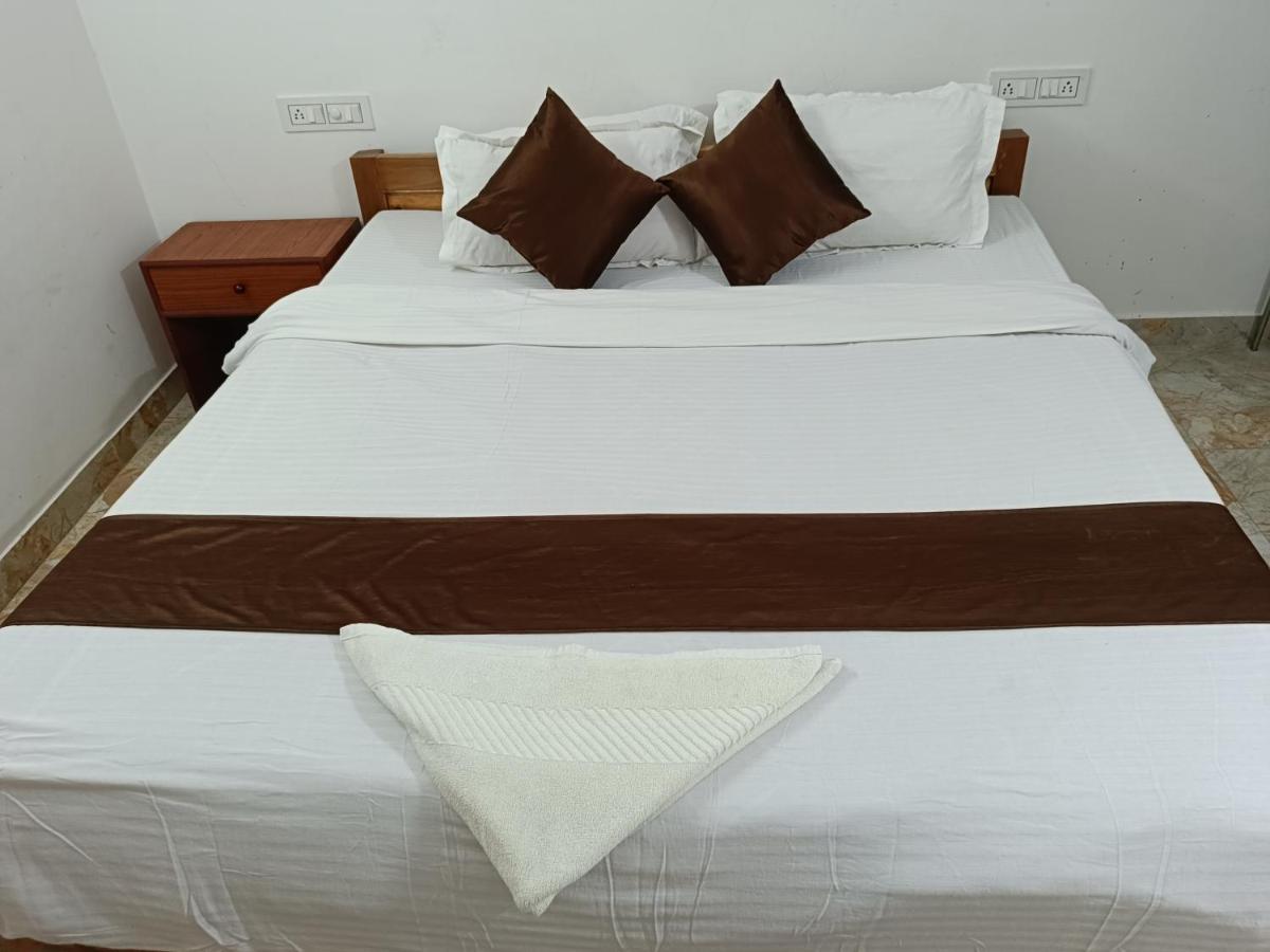 Hotel Atithi Grand Guwahati Bagian luar foto