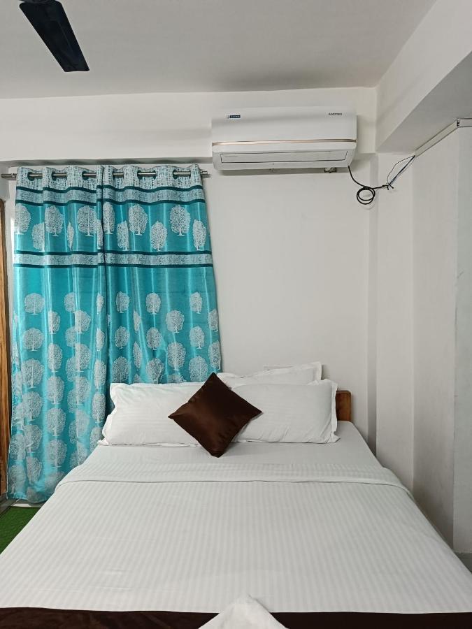 Hotel Atithi Grand Guwahati Bagian luar foto
